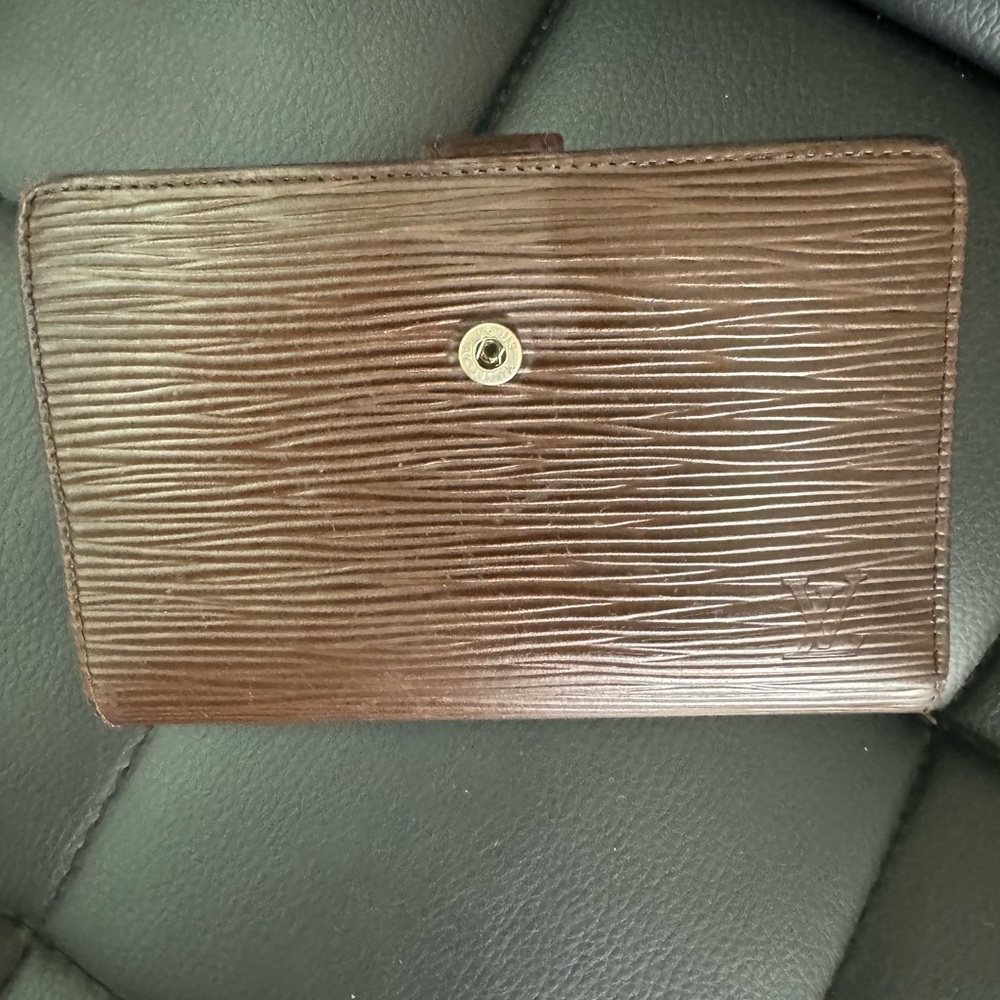 Louis Vuitton Epi Kisslock Brown Wallet - Picture 8 of 10